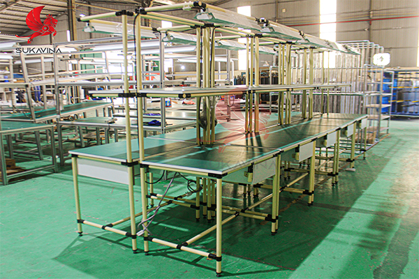 Bàn đóng gói được thiết kế các tiện ích để tối ưu hóa quy trình làm việc 